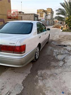 تۆیۆتا کراون